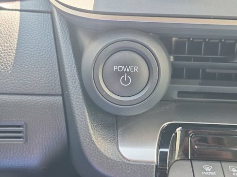Used 2025 Toyota Prius LE AWD/4WD image 20