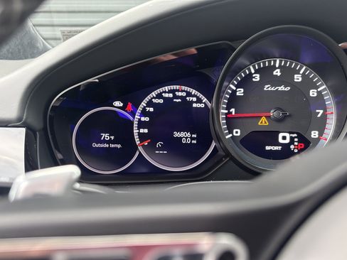 Certified 2022 Porsche Cayenne Turbo AWD/4WD image 16