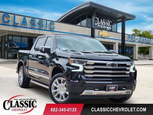 Used 2025 Chevrolet Silverado 1500 High Country w/ High Country Premium Package AWD/4WD image 1