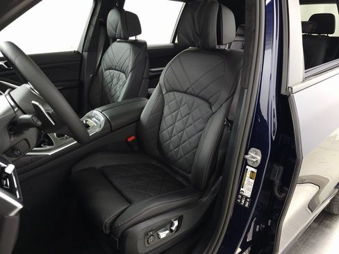 Used 2026 BMW X7 xDrive40i w/ M Sport Package AWD/4WD image 11