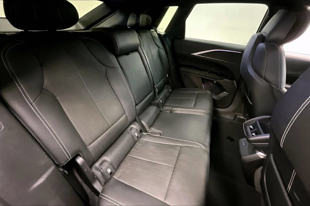 Used 2024 Cadillac Lyriq Luxury RWD image 23