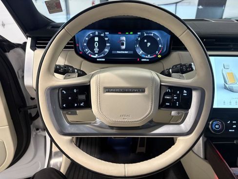Used 2023 Land Rover Range Rover Long Wheelbase SE AWD/4WD image 11