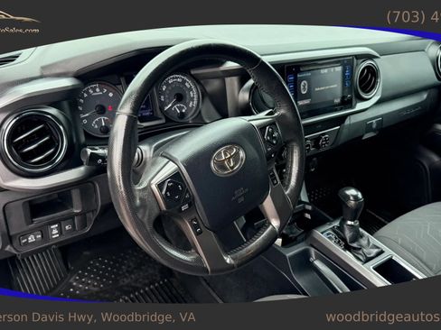 Used 2019 Toyota Tacoma TRD Sport AWD/4WD image 14