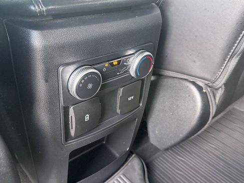 Used 2021 Ford Explorer XLT w/ Equipment Group 202A AWD/4WD image 41