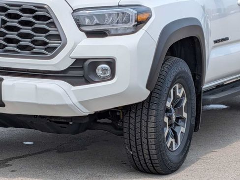 Used 2023 Toyota Tacoma TRD Off-Road w/ TRD Premium Off Road Package AWD/4WD image 10