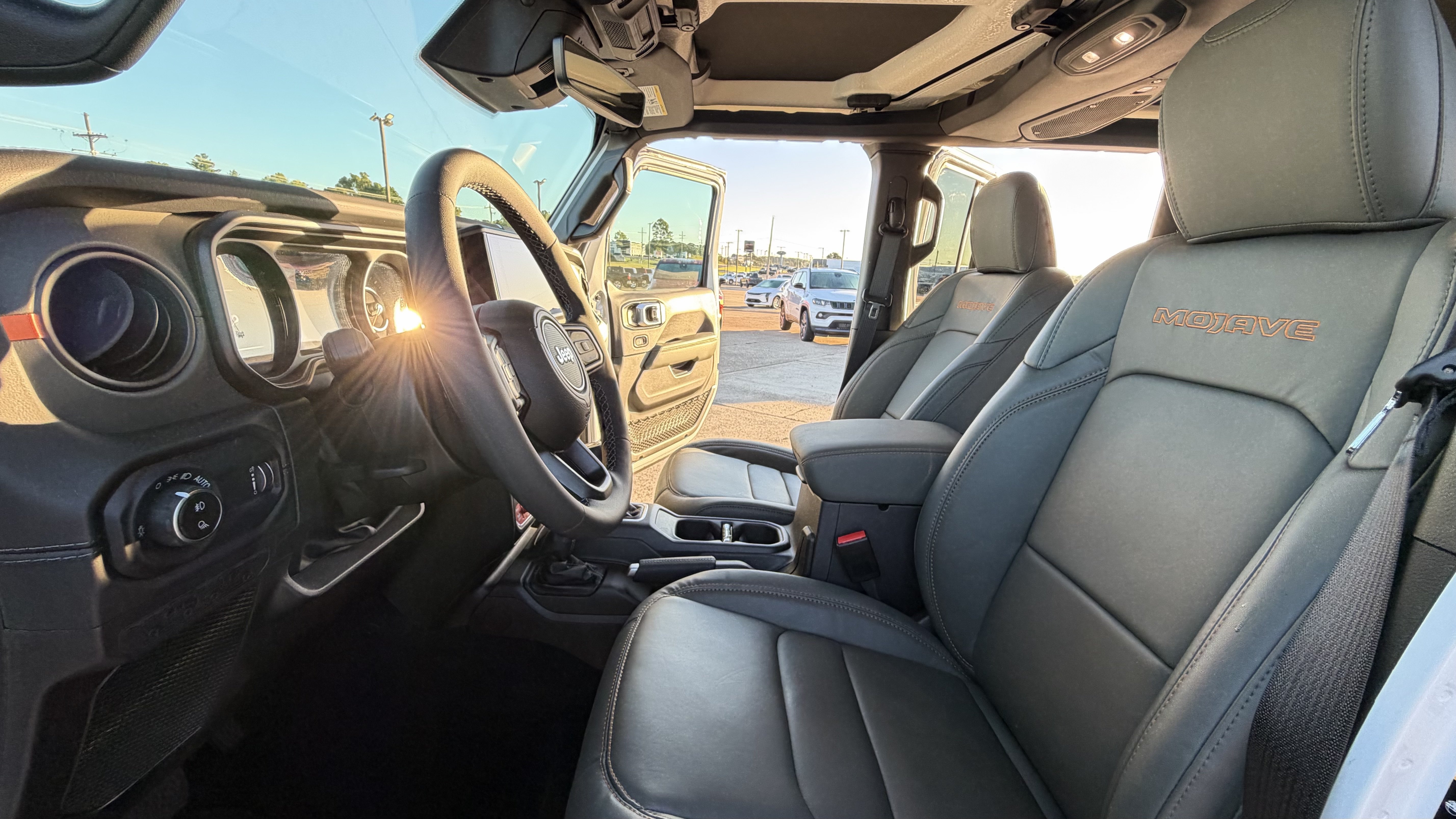 Used 2026 Jeep Gladiator Mojave AWD/4WD image 17