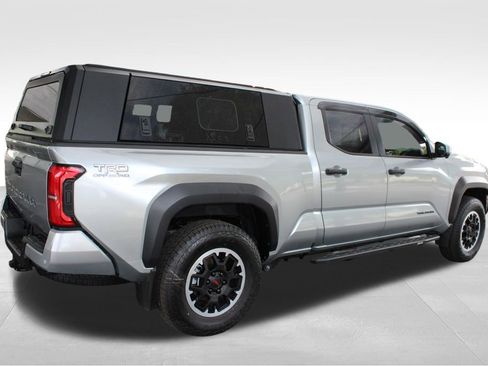 Certified 2024 Toyota Tacoma TRD Off-Road w/ TRD Off Road Premium Package AWD/4WD image 19