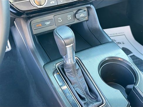 Used 2025 Honda Civic Sport image 16