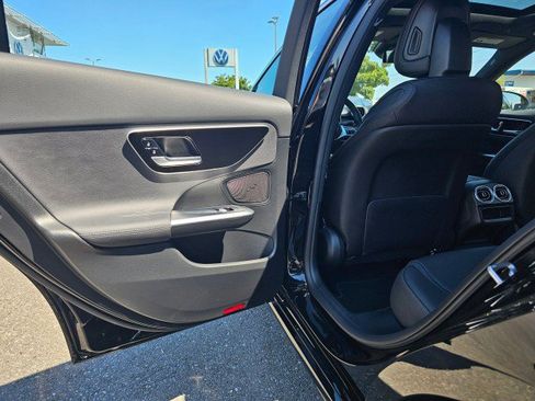 Used 2025 Mercedes-Benz C 300 4MATIC Sedan image 22