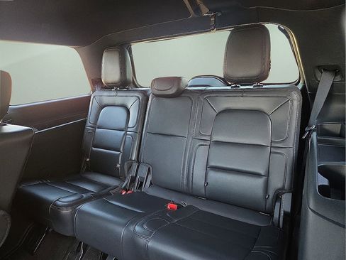 Used 2024 Lincoln Navigator Reserve image 19