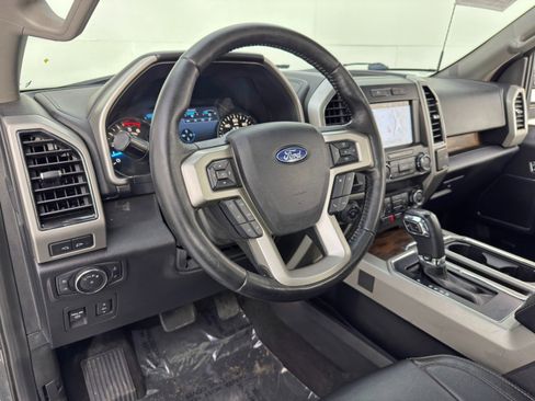 Used 2019 Ford F150 Lariat image 12