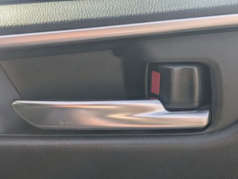 Used 2024 Toyota RAV4 XLE FWD image 32