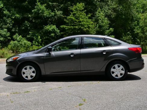 Used 2018 Ford Focus S FWD image 33
