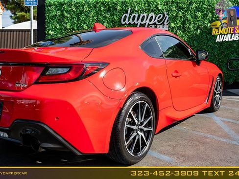 Used 2022 Toyota GR86 RWD image 6