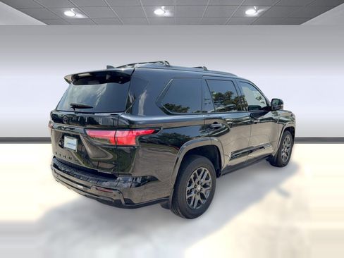 Used 2025 Toyota Sequoia Platinum AWD/4WD image 9