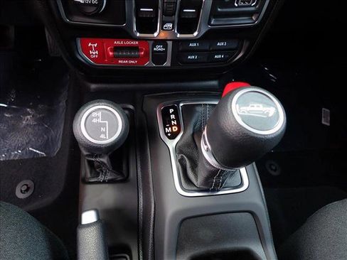 New 2025 Jeep Gladiator Willys image 21