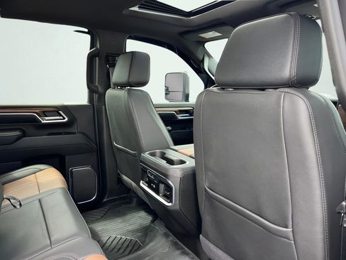 Used 2024 Chevrolet Silverado 2500 High Country AWD/4WD image 29
