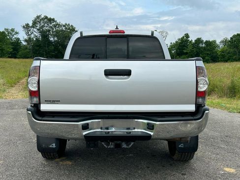 Used 2012 Toyota Tacoma 4x4 Double Cab w/ SR5 Pkg image 6