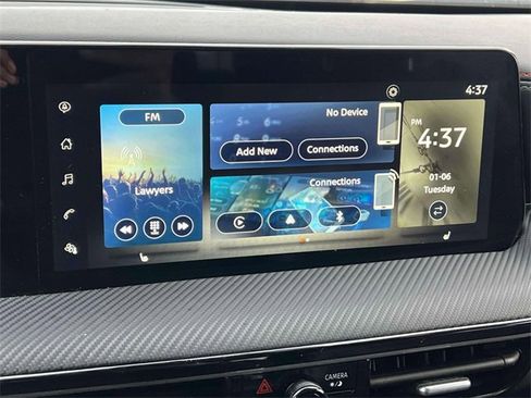 Used 2025 Nissan Kicks SR w/ SR Premium Package image 29