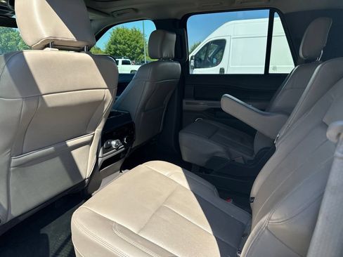 Used 2020 Ford Expedition Max XLT w/ Equipment Group 202A AWD/4WD image 6