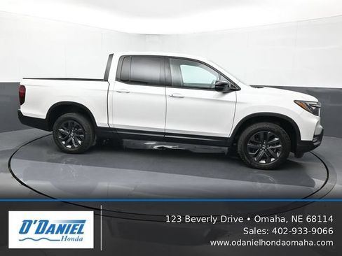 Used 2023 Honda Ridgeline Sport image 7