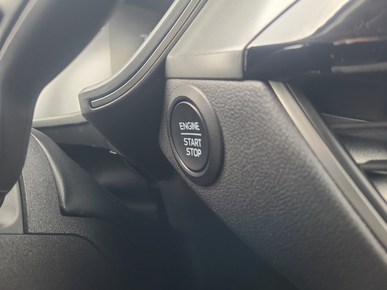Used 2025 Ford Escape Active AWD/4WD image 29