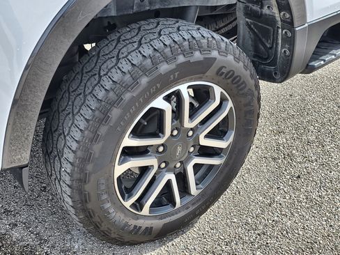 Certified 2024 Ford Ranger Lariat w/ Advanced Towing Package image 10