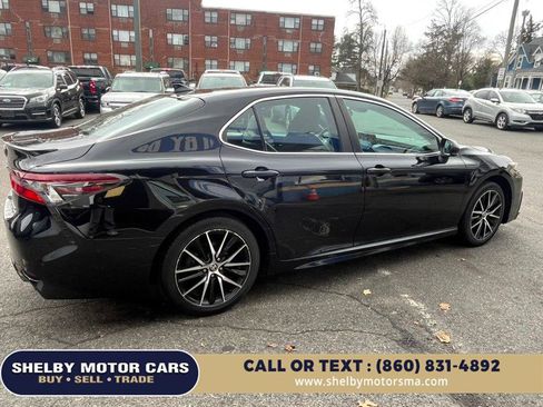 Used 2021 Toyota Camry SE image 6