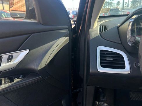 Used 2013 GMC Terrain SLE FWD image 17