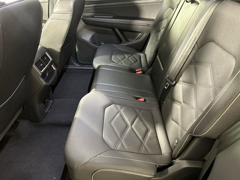 Used 2024 Volkswagen Atlas Cross Sport SE image 23