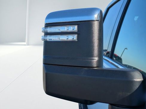 Used 2022 Chevrolet Silverado 3500 High Country image 10