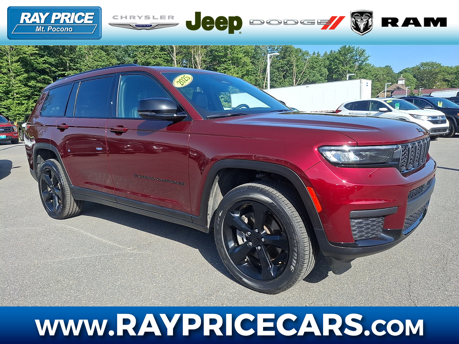 Used 2025 Jeep Grand Cherokee L Laredo AWD/4WD image 1