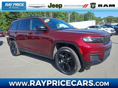 Used 2025 Jeep Grand Cherokee L Laredo AWD/4WD image 1