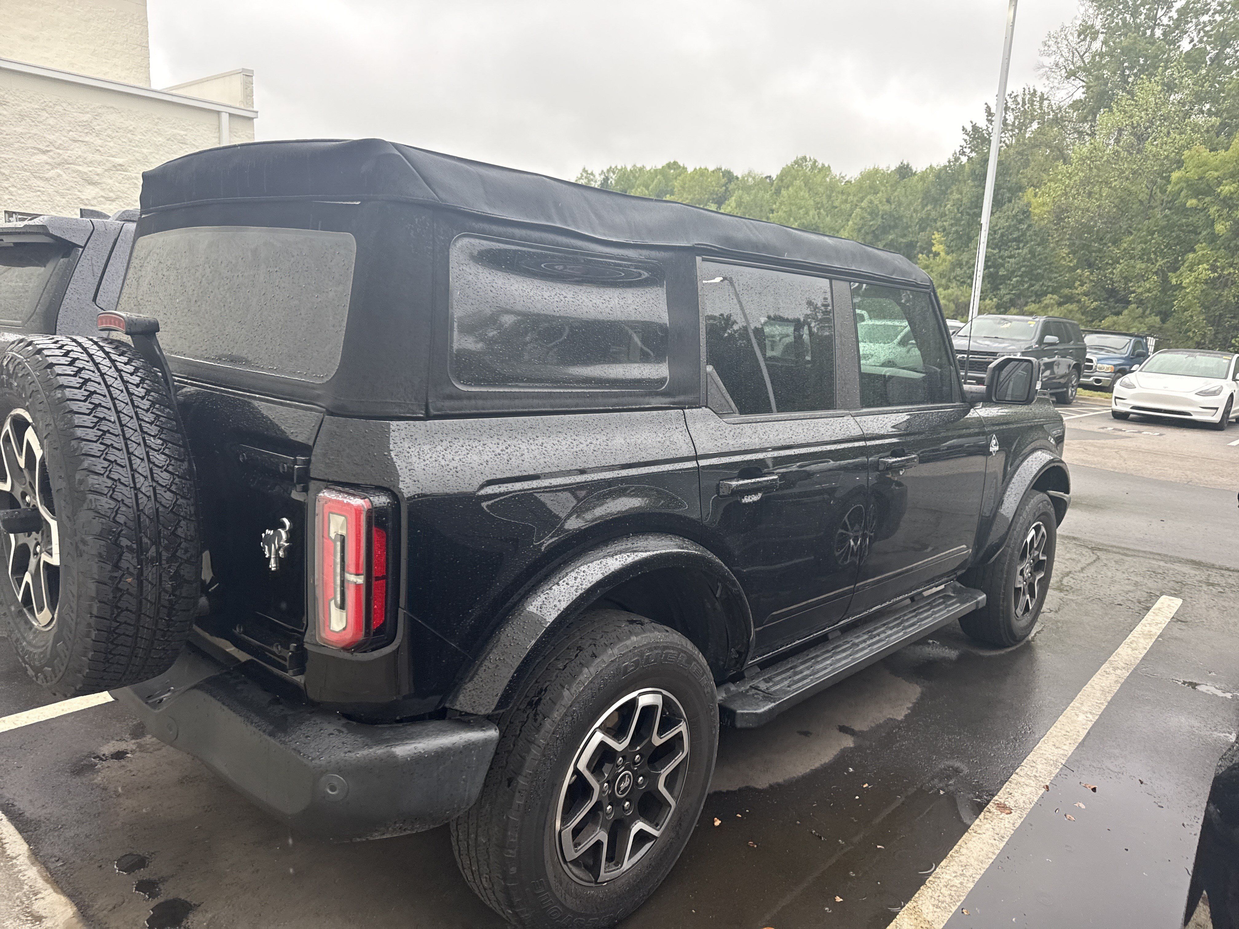 Used 2023 Ford Bronco Outer Banks AWD/4WD image 6