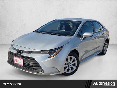 Certified 2025 Toyota Corolla LE image 1