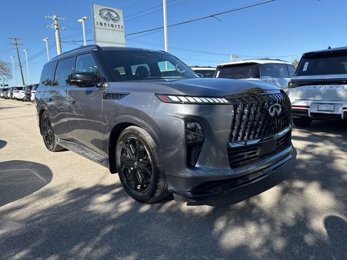 Certified 2026 INFINITI QX80 4WD image 3