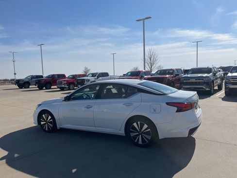 Used 2021 Nissan Altima 2.5 SL image 4