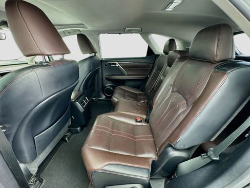 Used 2019 Lexus RX 350L Luxury w/ Accessory Package FWD image 16