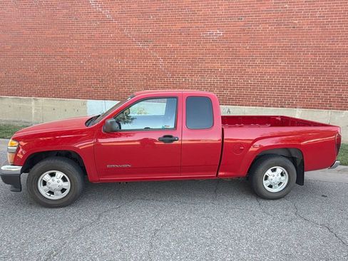 Used 2005 GMC Canyon SLE RWD image 2