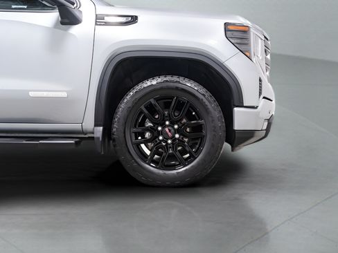 Used 2024 GMC Sierra 1500 Elevation w/ Elevation Premium Package AWD/4WD image 7