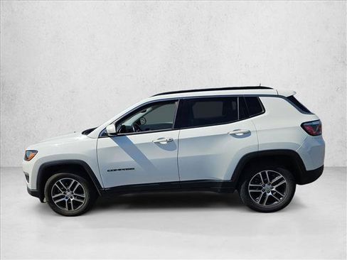 Used 2018 Jeep Compass Latitude w/ Popular Equipment Group FWD image 8