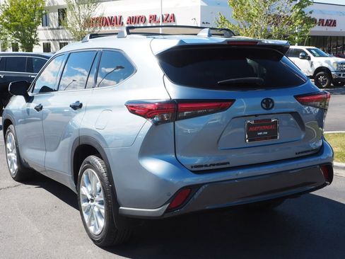 Used 2023 Toyota Highlander Limited AWD/4WD image 5