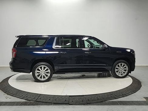 Used 2021 Chevrolet Suburban Premier w/ Premium Package AWD/4WD image 8