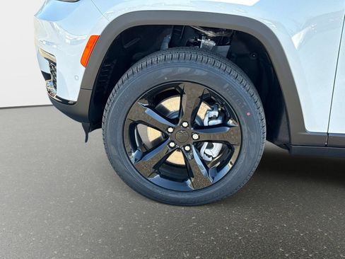 New 2025 Jeep Grand Cherokee L Limited image 11