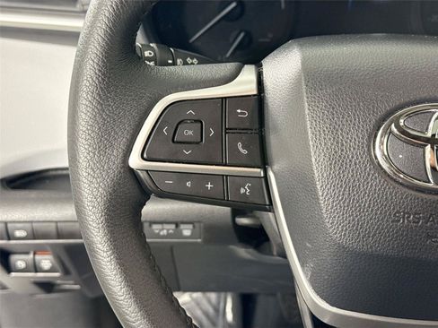 Certified 2026 Toyota Sienna XLE FWD image 18