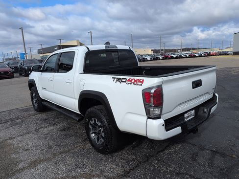 Used 2023 Toyota Tacoma TRD Off-Road w/ Technology Package image 5