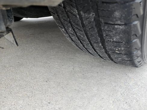 Used 2010 Toyota Camry Base 4dr Sedan 6A image 19