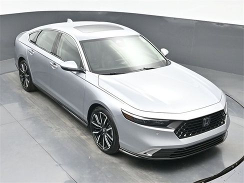 Certified 2023 Honda Accord Touring image 35