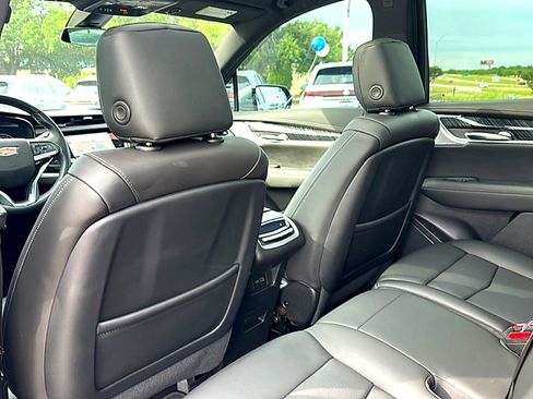 Used 2024 Cadillac XT6 Premium Luxury FWD image 18