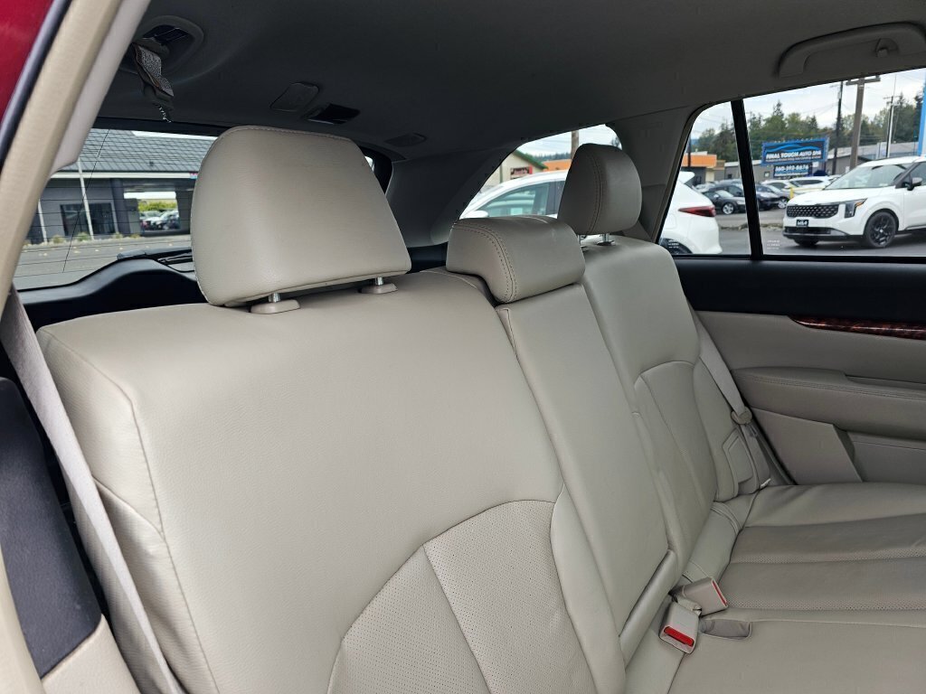 Used 2011 Subaru Outback 2.5i Limited AWD/4WD image 13